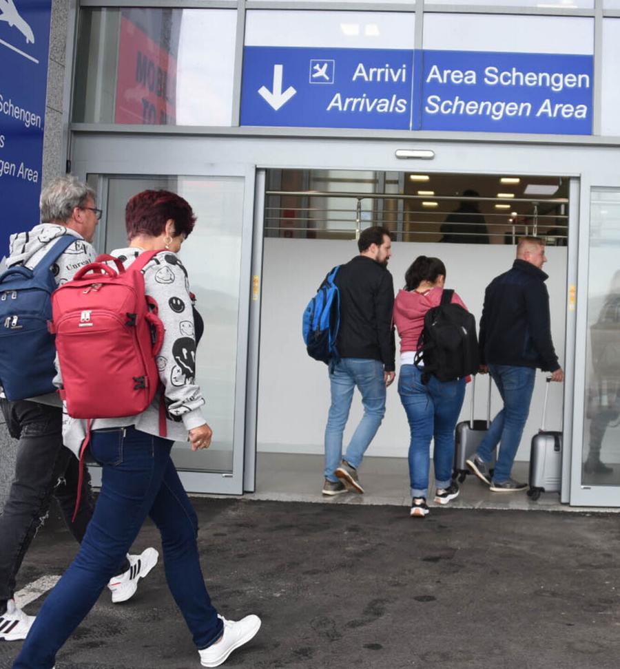 Alghero-Milano fuori dai giochi, si accende la polemica