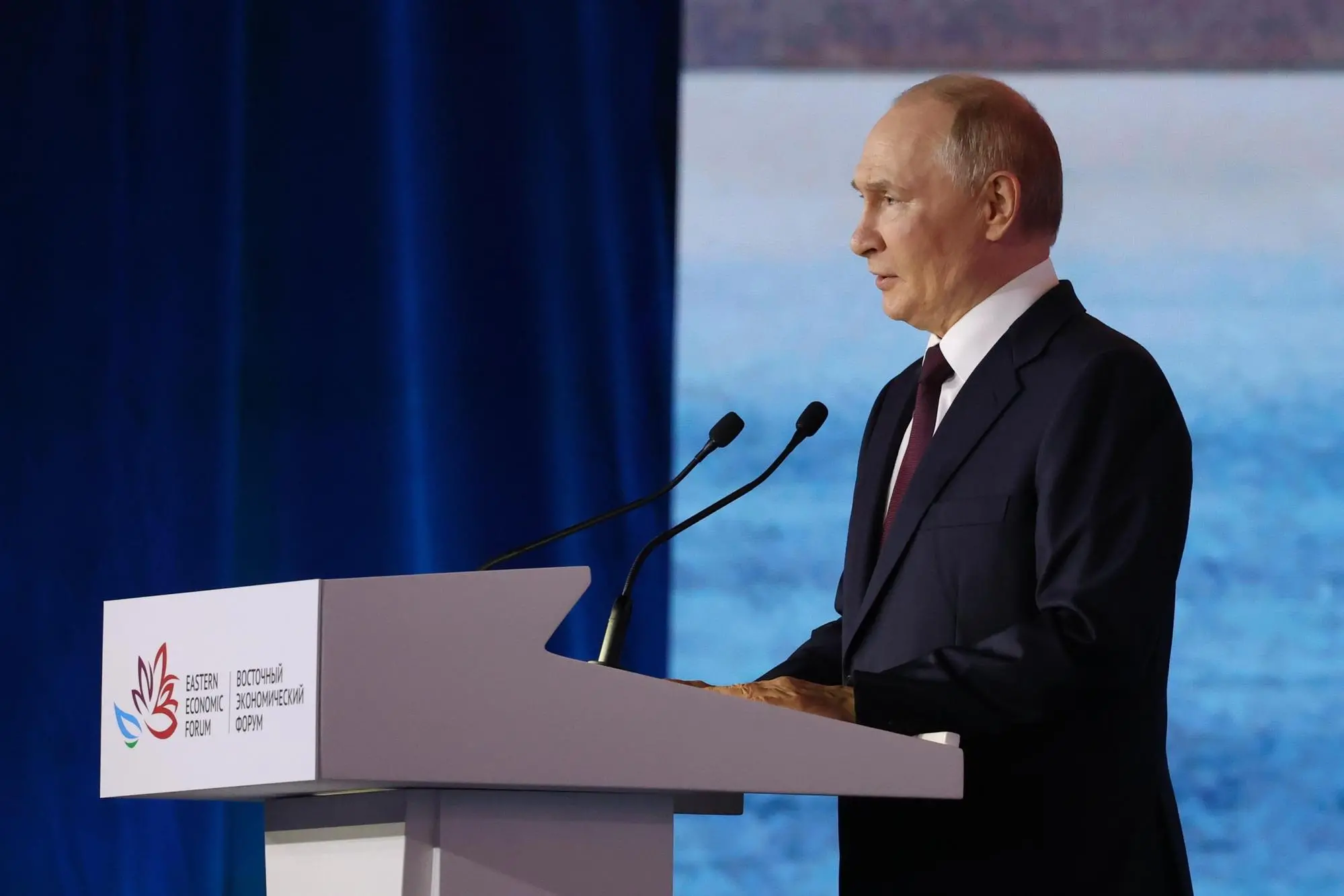 epa12353931 Russian President Vladimir Putin speaks during a plenary session of the 2025 Eastern Economic Forum (EEF) at the Far Eastern Federal University on Russky Island in Vladivostok, Russia, 05 September 2025. EPA/ALEXANDER KAZAKOV/SPUTNIK/KREMLIN POOL / POOL MANDATORY CREDIT