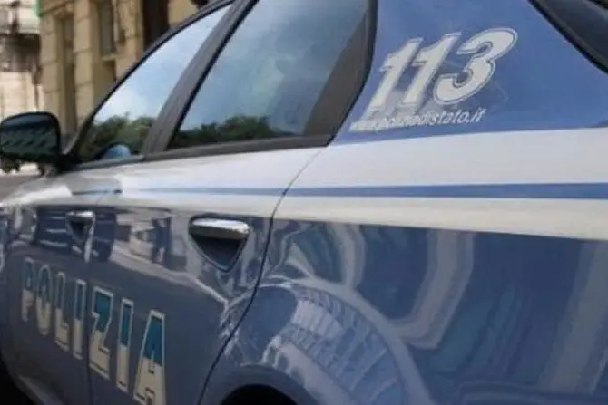 Un'auto della polizia