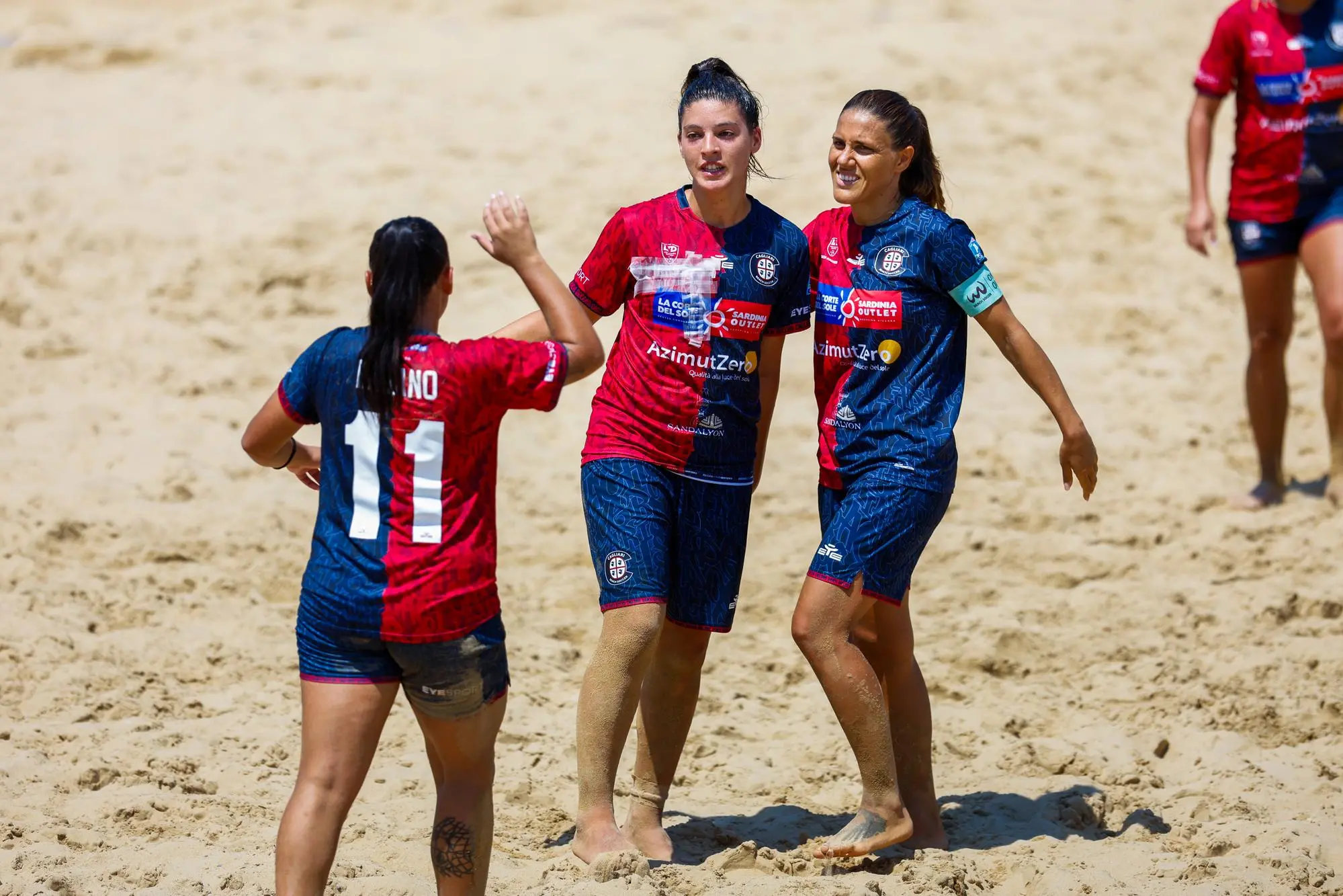 Il Cagliari Beach Soccer esulta nella finale per il terzo e quarto posto (foto LND)