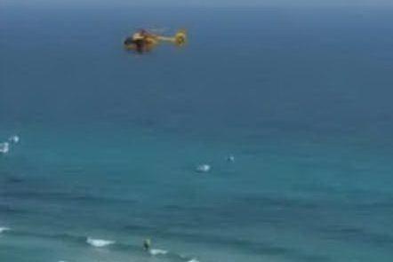 Surfista 12enne salva un turista, l'uomo rischiava di annegare