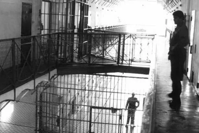 L'interno di un carcere in Sardegna (archivio L'Unione Sarda)