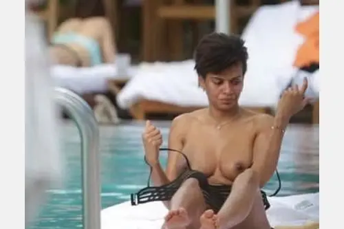 Georgette Eto’o in topless a Miami