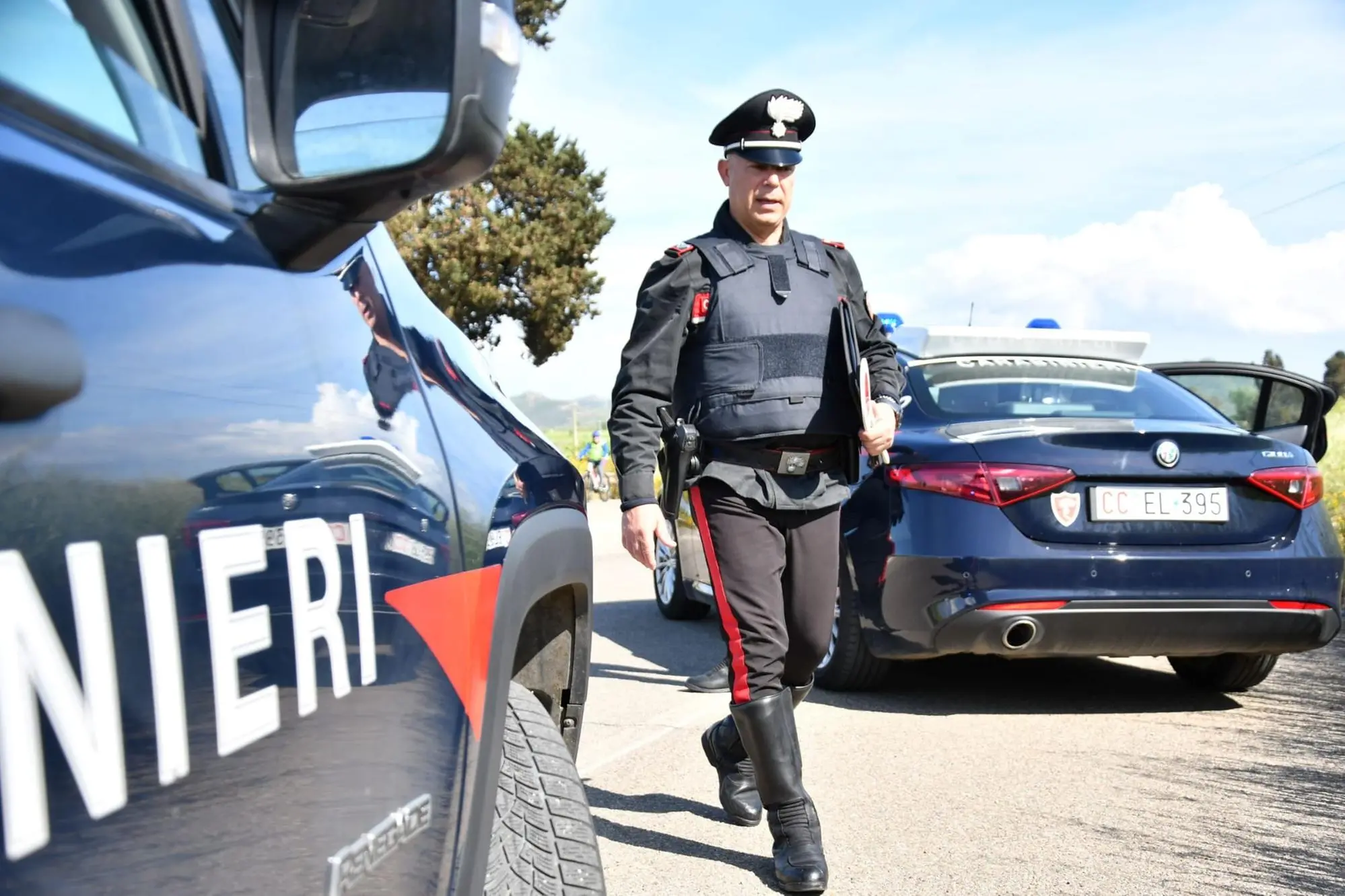 Carabinieri durante un controllo (Foto simbolo)