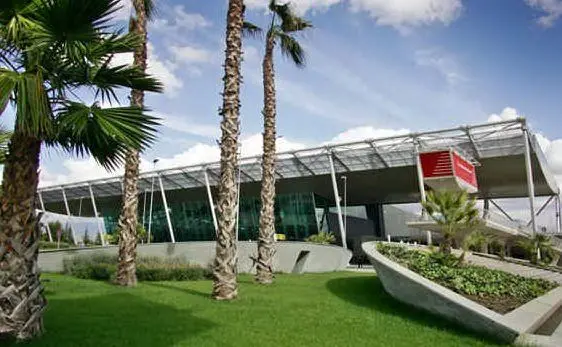 L'aeroporto di Tirana a lei dedicato