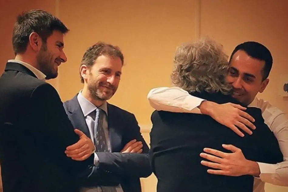 Di Maio abbraccia Grillo. Accanto, Di Battista e Casaleggio (da Facebook)
