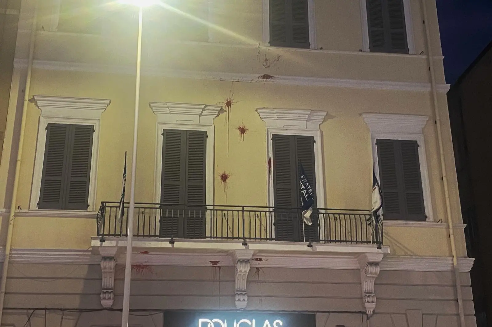 La sede di FdI vandalizzata