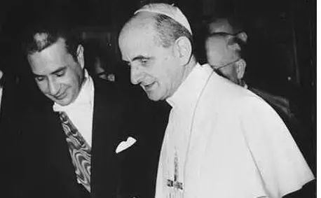In una foto con Papa Paolo VI
