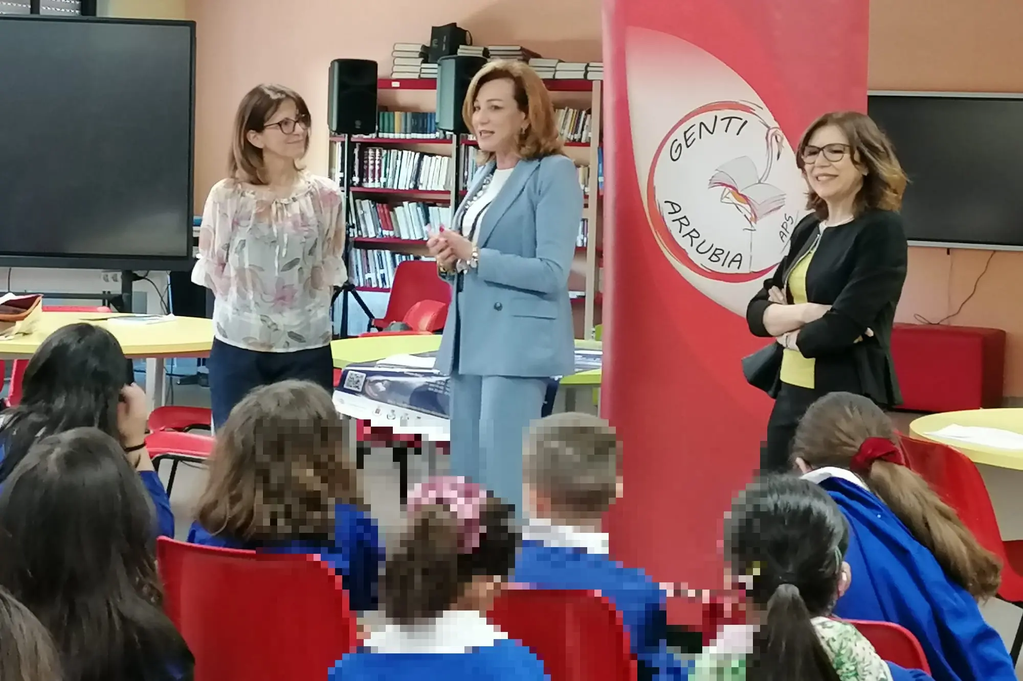 L'incontro a scuola, al centro la preside Emanuela Lampis