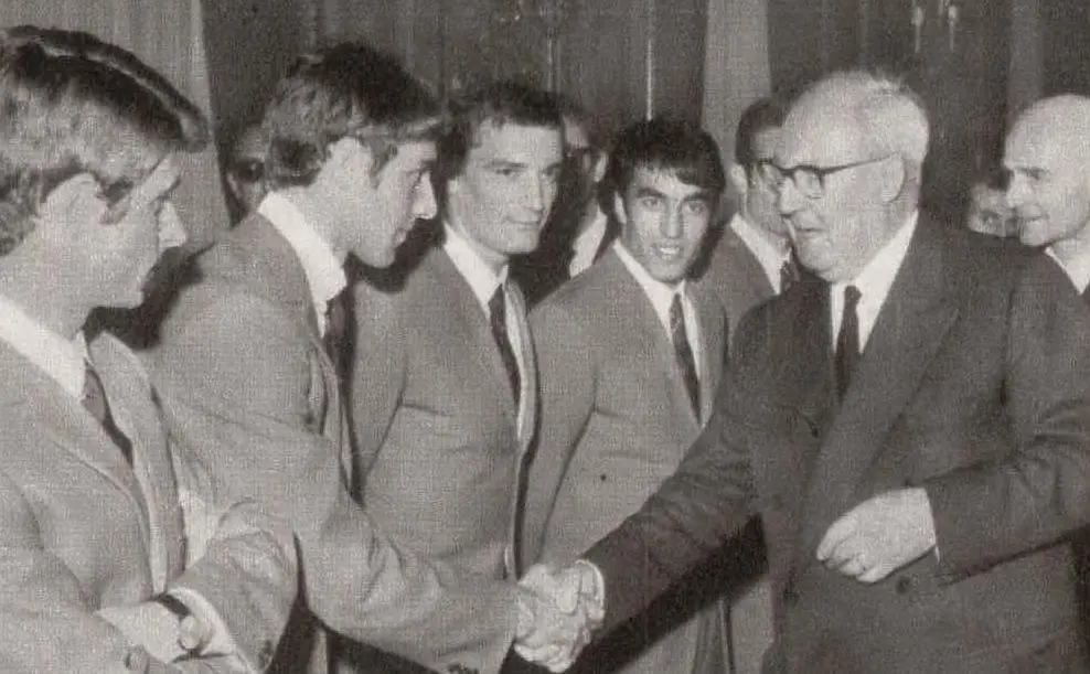L'Italia ricevuta dal presidente della Repubblica, Giuseppe Saragat, dopo la vittoria dell'europeo del 1968