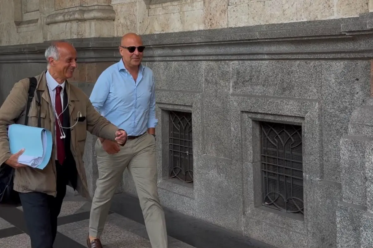 Giulini arriva a palazzo Bacaredda (Foto: Mauro Madeddu)
