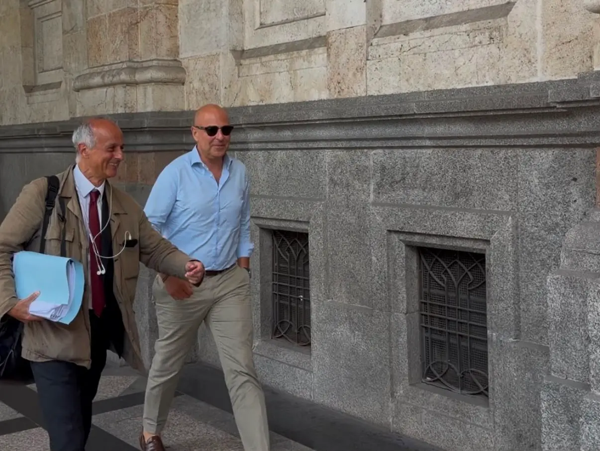 Giulini arriva a palazzo Bacaredda (Foto: Mauro Madeddu)