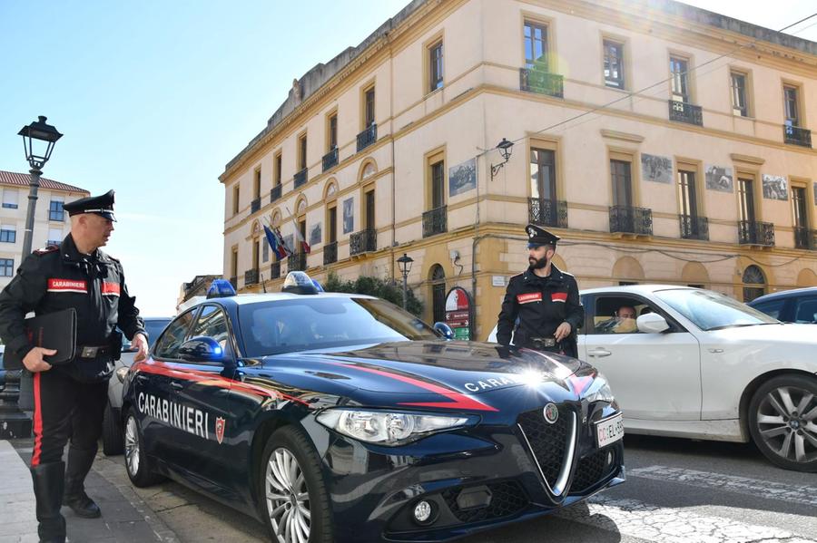 Iglesias, rubano un pc e una lavagna multimediale in una scuola: denunciati
