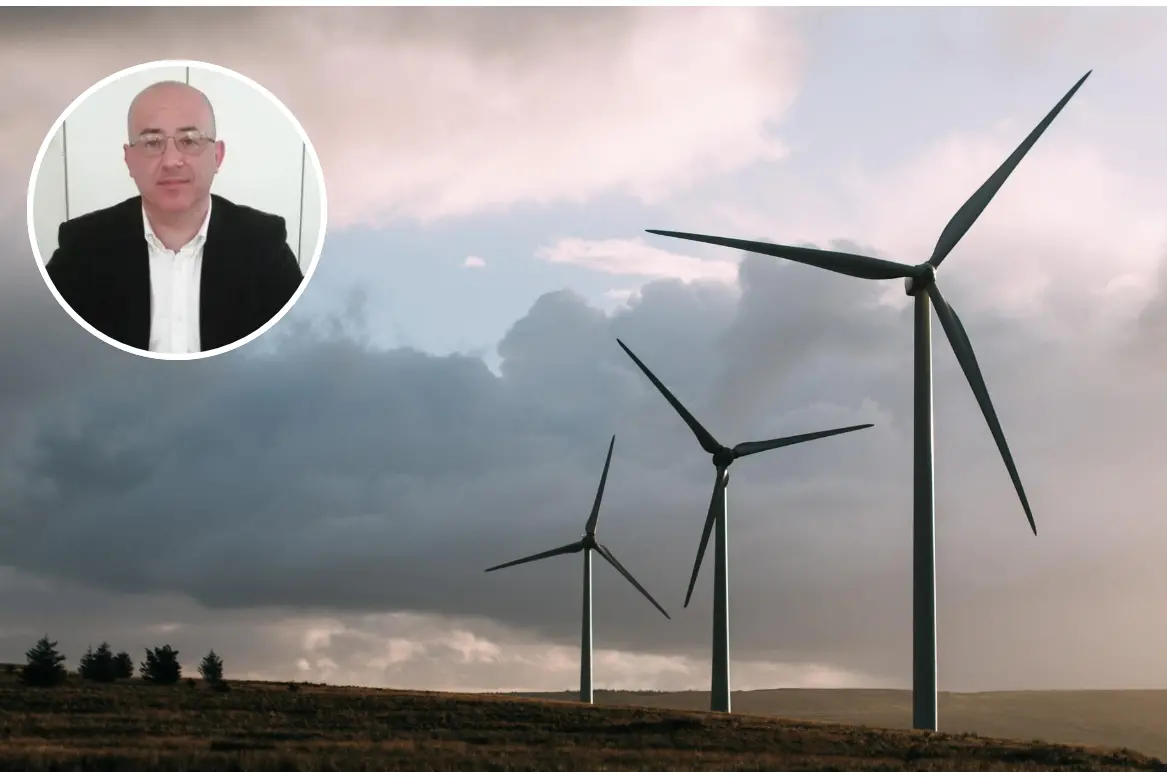 Nel tondo il sindaco di Calangianus