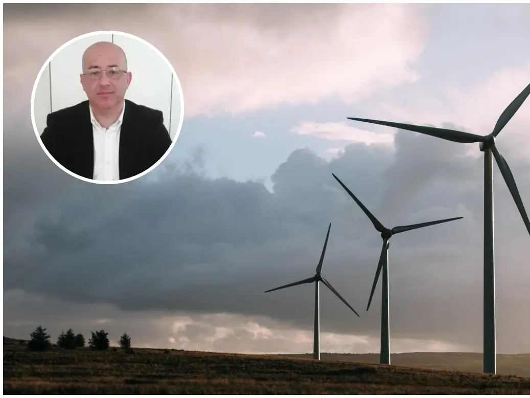 Nel tondo il sindaco di Calangianus