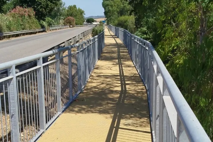 La passerella sul Rio San Crispo a Villaurbana (foto concessa)