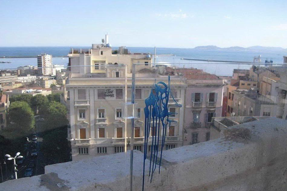Cagliari, al Bastione di Saint Remy insieme ai turisti tornano i vandali