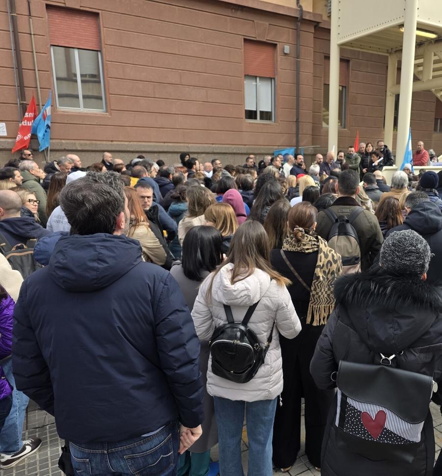 Medici in trincea, migliaia di ore non pagate