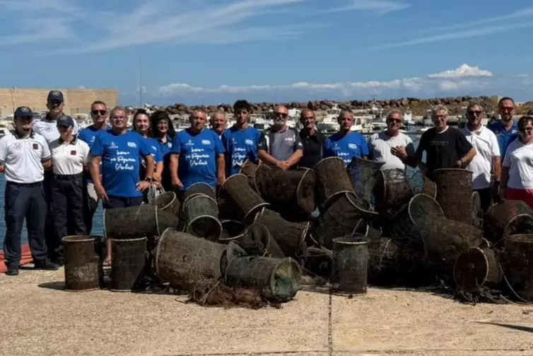 I rifiuti marini raccolti a Castelsardo (foto concessa)