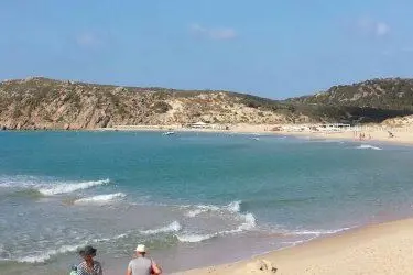 La spiaggia Su Giudeu in una immagine scattata questa mattina