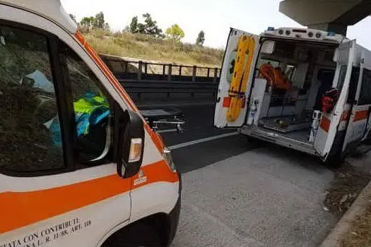 Le due ambulanze per lo "scambio" di paziente