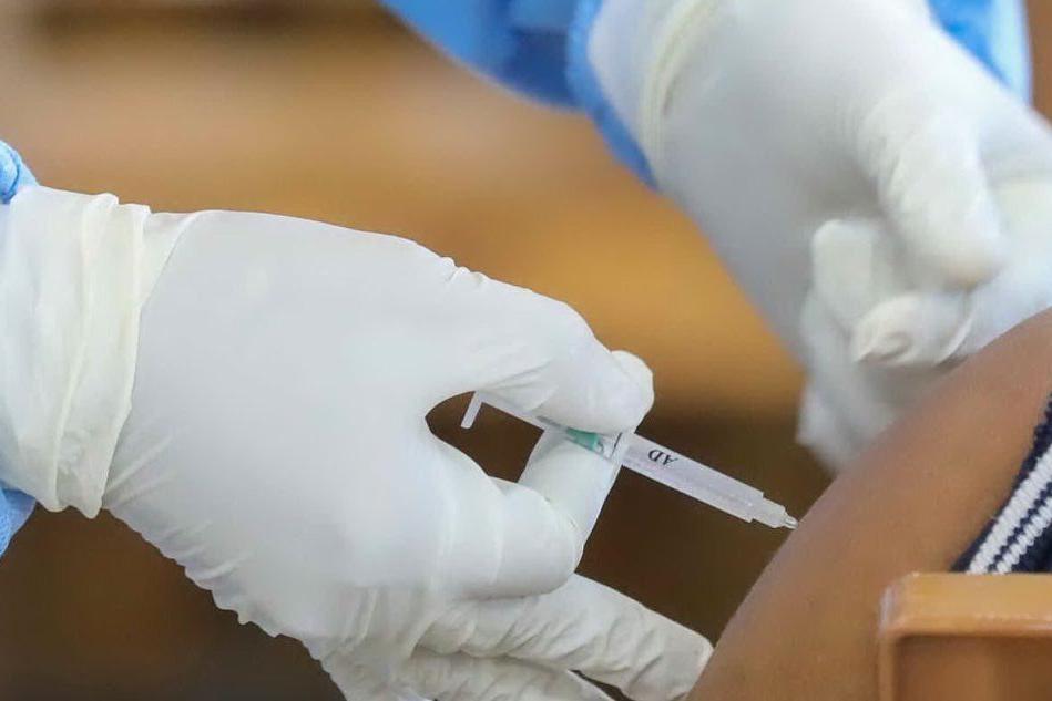 Vaccino AstraZeneca sotto i 55 anni: siete d’accordo?