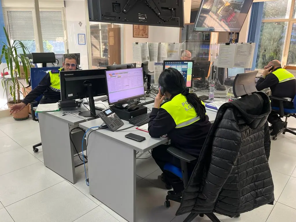 La centrale operativa della Polizia Locale di Cagliari