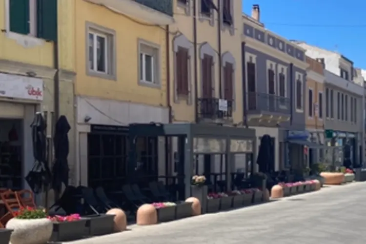 Il bar Da Marco dove si è compiuto il furto a (foto Pala)