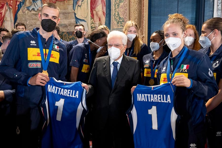 Italvolley, l’omaggio di Mattarella e Draghi: “Avete reso onore alla maglia”