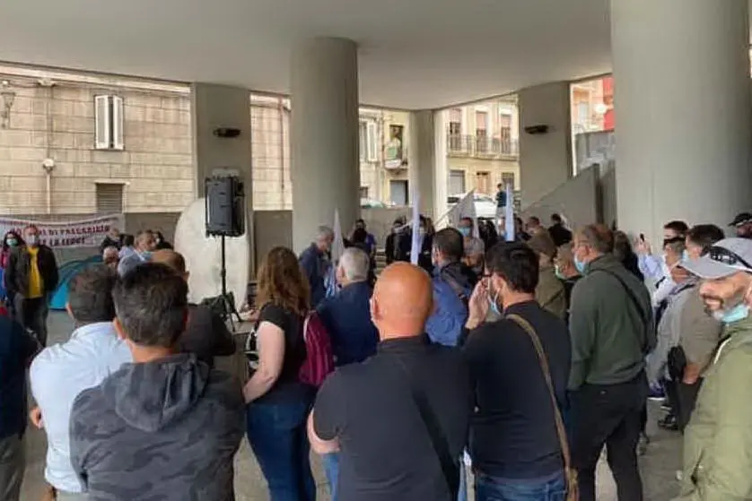 Una protesta dei lavoratori Forestas (archivio L'Unione Sarda)
