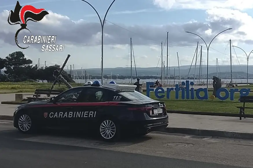 Alghero, carabinieri in servizio (Foto simbolo)