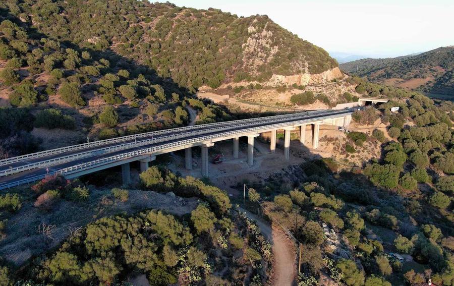Volo di 15 metri, operaio grave