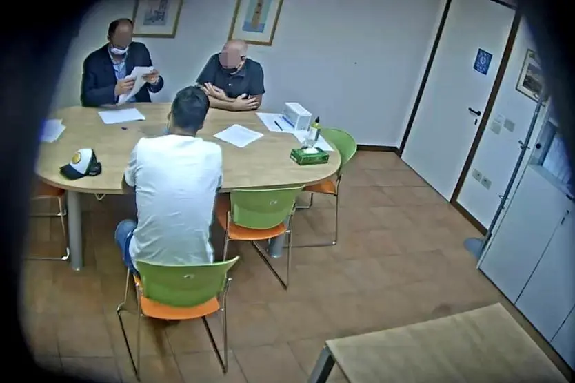 Un frame dal video dell'esame (foto Ansa)