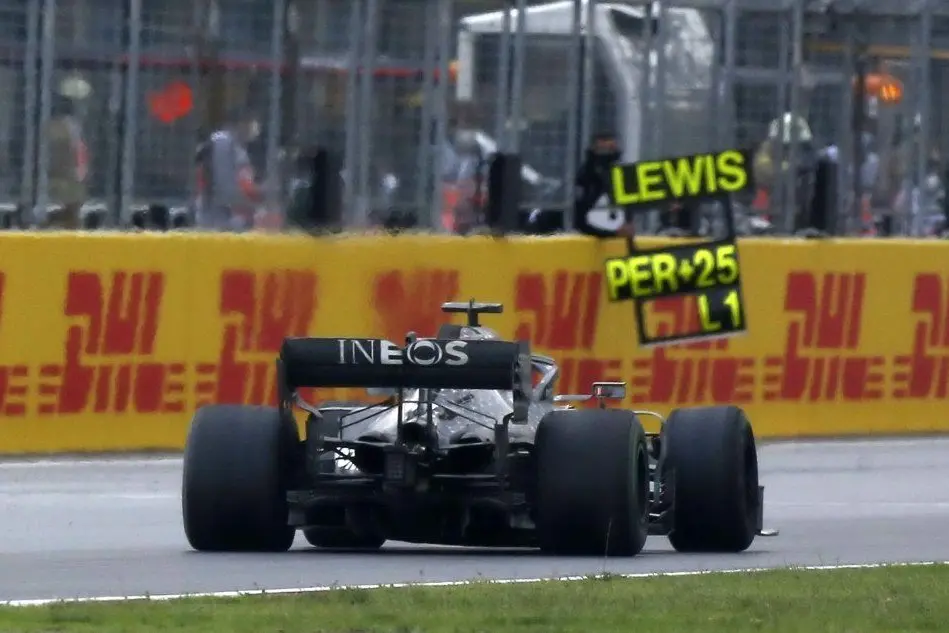 La Mercedes di Lewis Hamilton (Ansa)