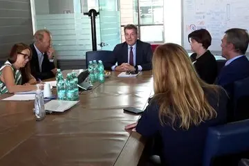 L'ambasciatore svizzero nella sede de L'Unione Sarda: «Favoriamo l'incontro tra imprese»