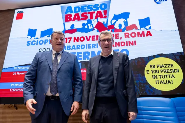 Il segretario della UIL Pierpaolo Bombardieri e il segretario della CGIL Maurizio Landini (Ansa)