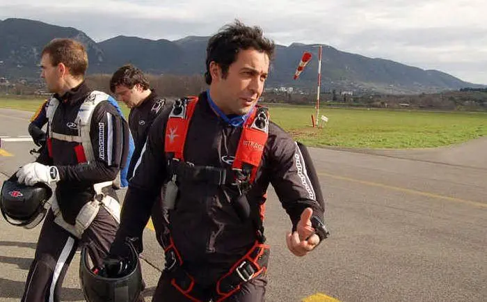 L'attore è morto prematuramente nel 2010, durante un lancio con il paracadute