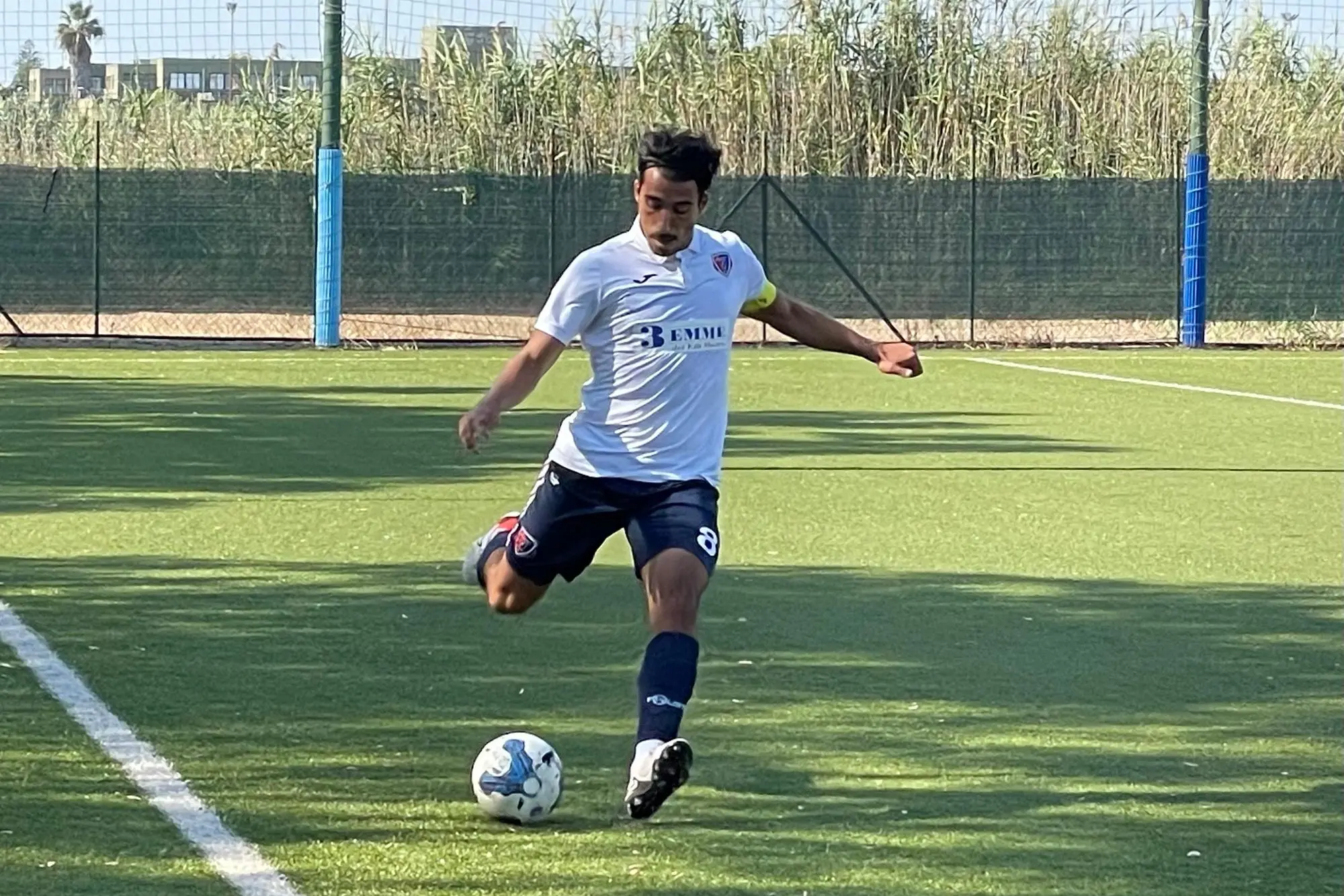 Alessandro Bonu, capitano della Ferrini ieri in gol a Bari Sardo (foto Spignesi)