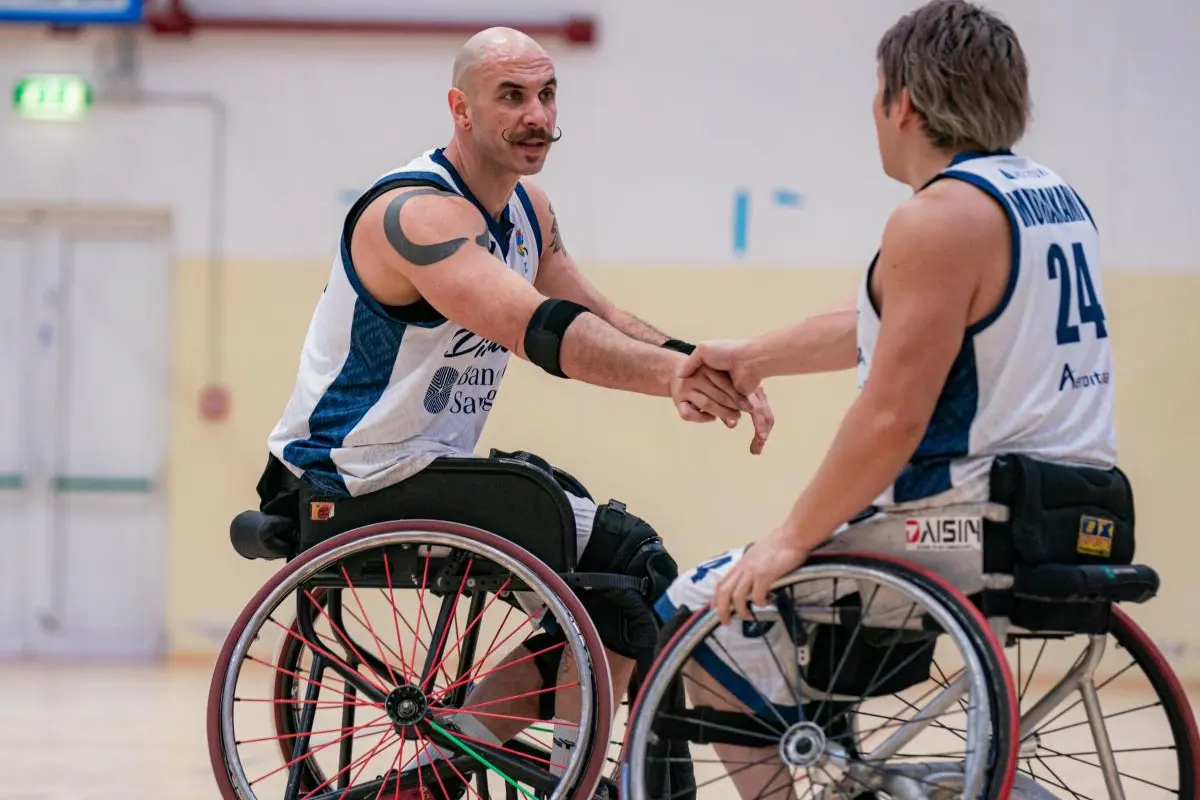Ghione e Murakami (foto dinamobasket.com)