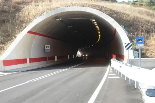 Una delle gallerie della Nuova 125 (Foto simbolo, archivio L'Unione Sarda)