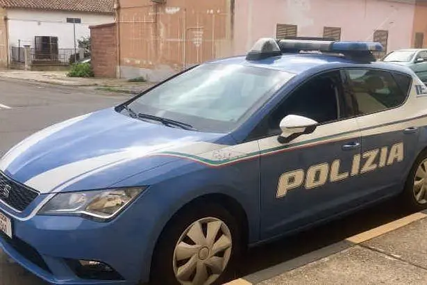 Polizia (L'Unione Sarda - foto Simbula)