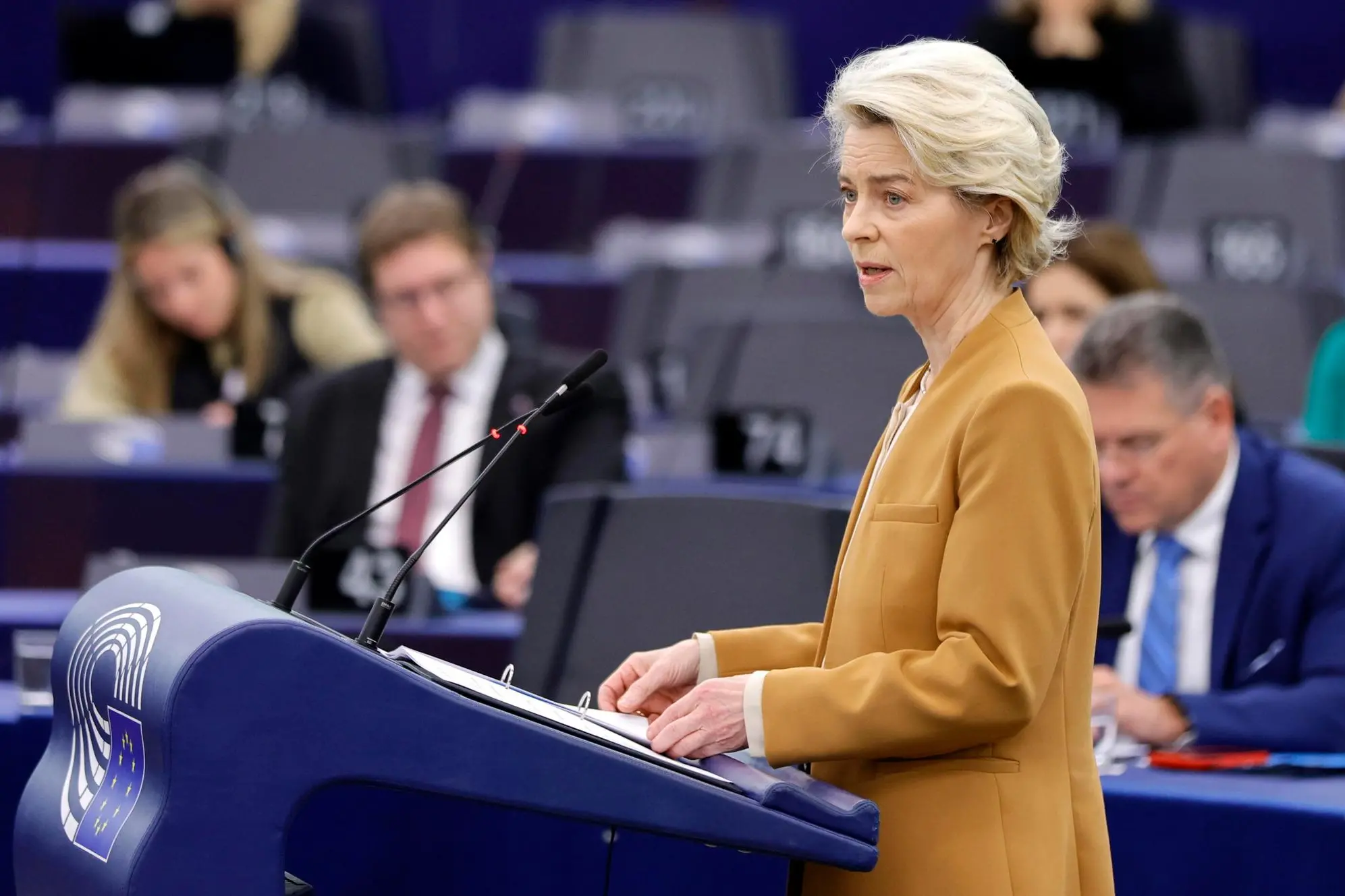 epa11130668 European Commission President, Ursula von der Leyen, speaks during a debate on 'Motions for resolutions - The need for unwavering EU support for Ukraine, after two years of Russia’s war of aggression against Ukraine' at the European Parliament in Strasbourg, France, 06 February 2024. The EU Parliament's session runs from 05 till 08 February 2024. EPA/RONALD WITTEK