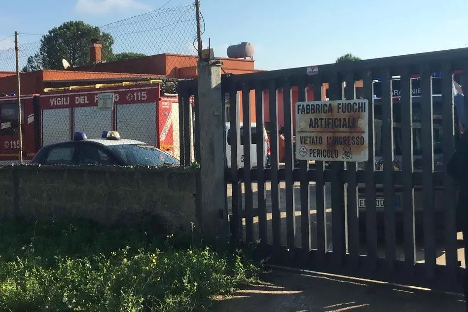 L'ingresso della fabbrica (Ansa)