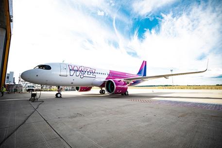 Un aereo Wizz Air (Ansa)