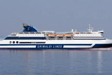 Un traghetto Grimaldi (Ansa)