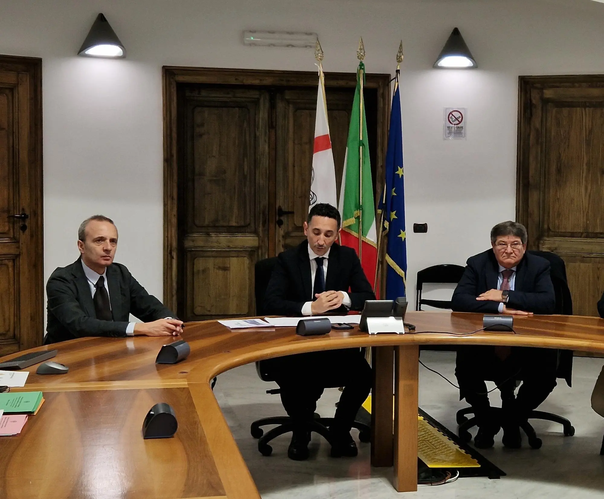 L'assessore Piu con il rettore Francesco Mola e il responsabile dell'osservatorio Gianfranco Fancello