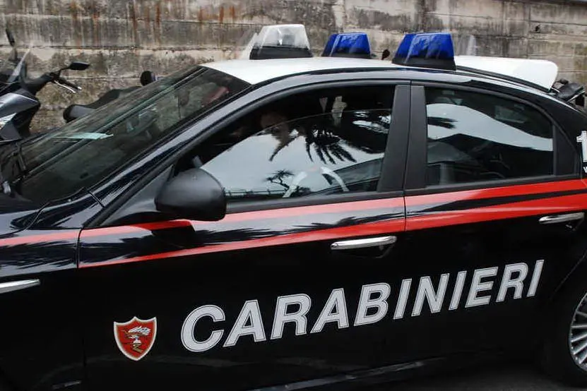 Un'automobile dei carabinieri