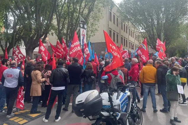 La manifestazione Cgil e Uil Sassari (foto Pala)