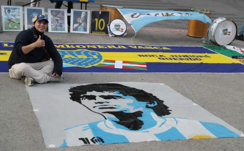 Un tributo a Maradona a Bilbao (Ansa - Tejido)