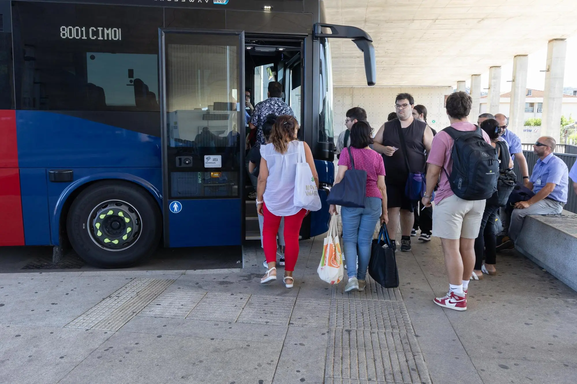 Pendolari in viaggio tra il Sulcis e Cagliari con i bus Arst (Fabio Murru)
